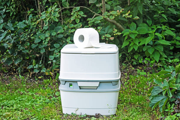 Best Affordable portable toilet rental  in Omro, WI
