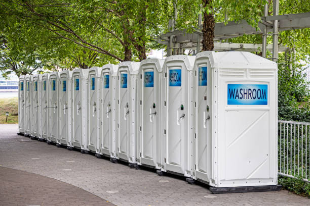 Best Porta potty delivery and setup  in Omro, WI