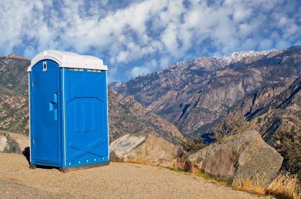 Best Portable toilet rental cost  in Omro, WI